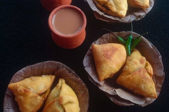 রাজু ঘোষের প্রসিদ্ধ শিঙাড়া : স্বদেশী বাজার, ময়মনসিংহ
