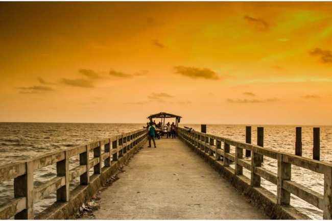 সীতাকুণ্ডের কুমিরা ঘাট : সমুদ্রপাড়ের মানুষের নিত্য জীবন যাত্রা উপলব্ধি করতে