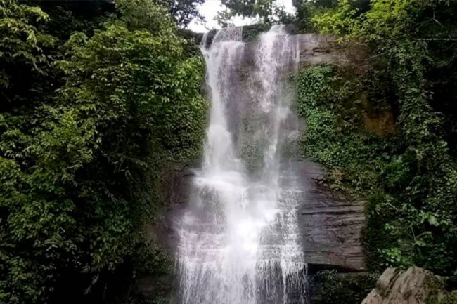 ঘাগড়া বা কলাবাগান ঝরনা : রাঙামাটি