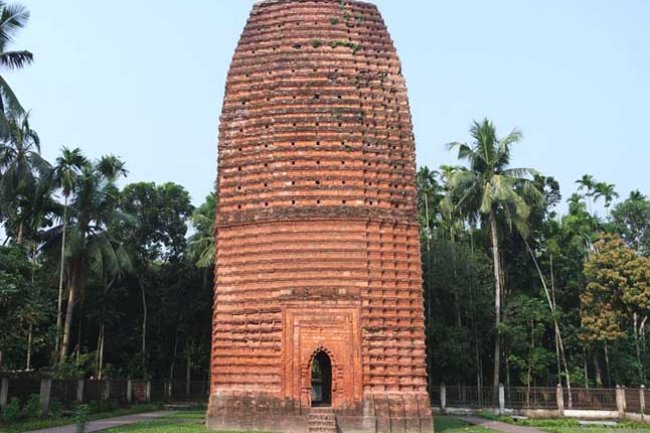 তুলাতলী মঠ অবস্থিত ইলিশের বাড়ি চাঁদপুরে